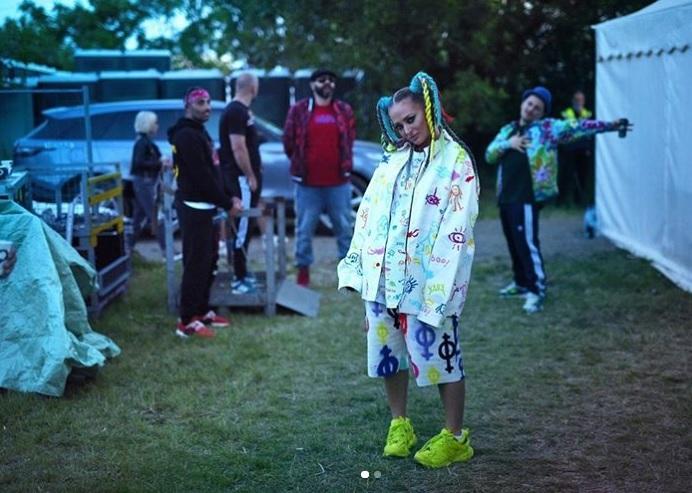 „De ce te îmbraci ca bărbații?”. Delia, răspuns colosal dat unui fan prea curios: „Am toate motivele”