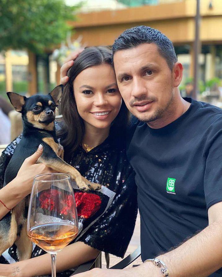 Flick și Miss Planet 2019, show în balcon, fără inhibiții! Imagini interzise cardiacilor!