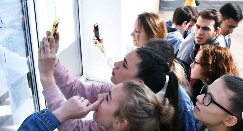 Admitere liceu 2020. S-au afișat rezultatele repartizării computerizate pe Edu.ro. Află aici la ce liceu ai intrat!