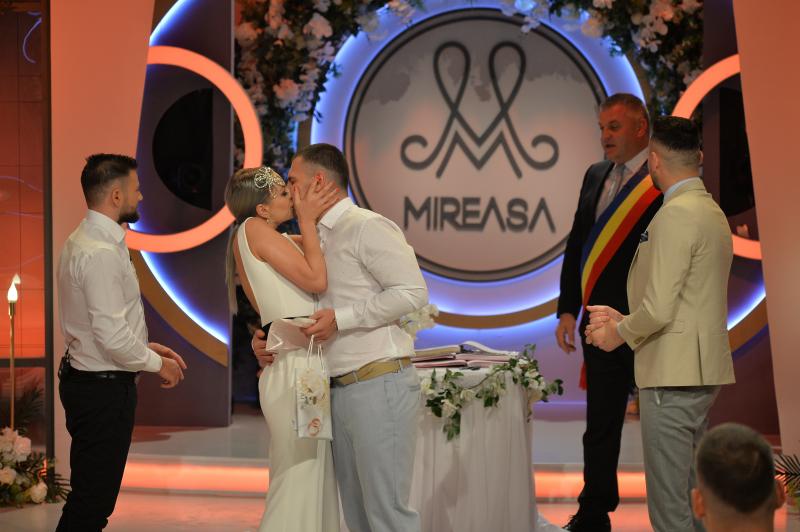 Andra şi Armando au câştigat competiţia Mireasa şi marele premiu de 40.000 de Euro! 2 cupluri au decis să se căsătorească în direct!