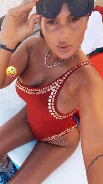 Iubita lui Florin Salam a încins litoralul! Cum arată Roxana Dobre în costum de baie? Imaginile fac furori pe Internet | FOTO