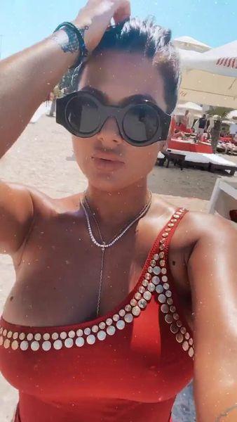 Iubita lui Florin Salam a încins litoralul! Cum arată Roxana Dobre în costum de baie? Imaginile fac furori pe Internet | FOTO