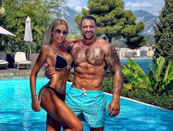 Propunere indecentă pentru Bianca Drăgușanu! Cum a reacționat vedeta după mesajul primit pe internet!