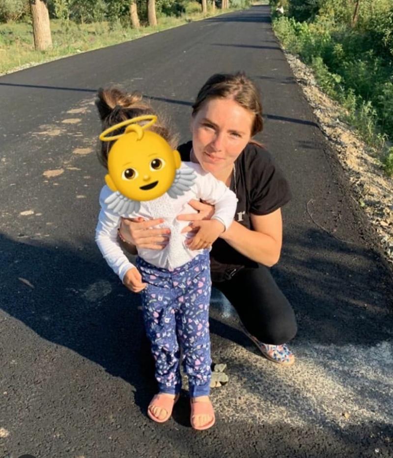 Vulpița, prima fotografie alături de fetița ei, după ce tânăra s-a întors la Blăgești! "Fetița mea frumoasă" | FOTO