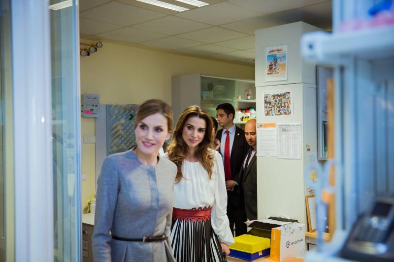 Dieta reginei Letizia a Spaniei. Cum se menține în formă la 47 de ani și ce asemănare izbitoare există între ea și regina Rania a Iordaniei! |FOTO
