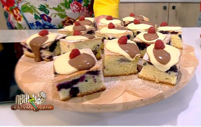 Pandișpan cu afine și budincă. Rețeta lui Vlăduț pentru weekend