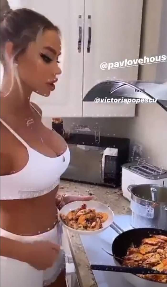 Bianca Drăgușanu, sexy la cratiță. Cum a fost surprinsă diva în bucătărie! | Foto