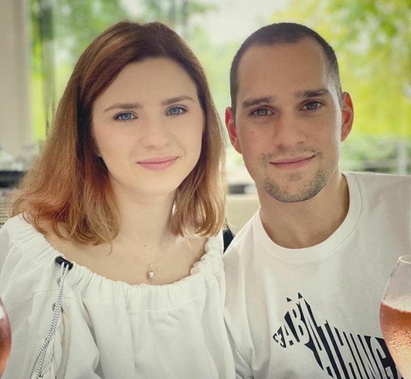 Cristina Ciobănașu si Vlad Gherman, aventură în trafic! Cei doi actori au avut parte de o călătorie cu peripeții | Video