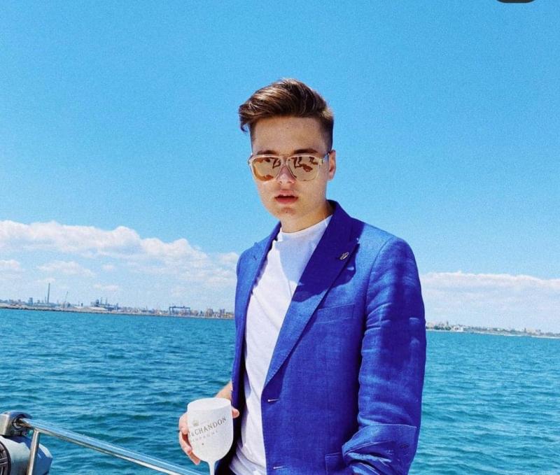 Selly, probleme grave de sănătate! Vloggerul a dezvăluit ce boală îl chinuie și îl obligă să recurgă la terapie