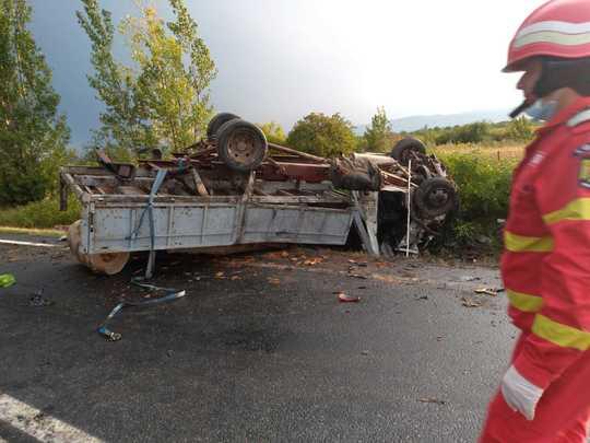 Primar mort într-un grav accident rutier. Primele imagini de locul tragediei din Vrancea. Circulația, complet blocată