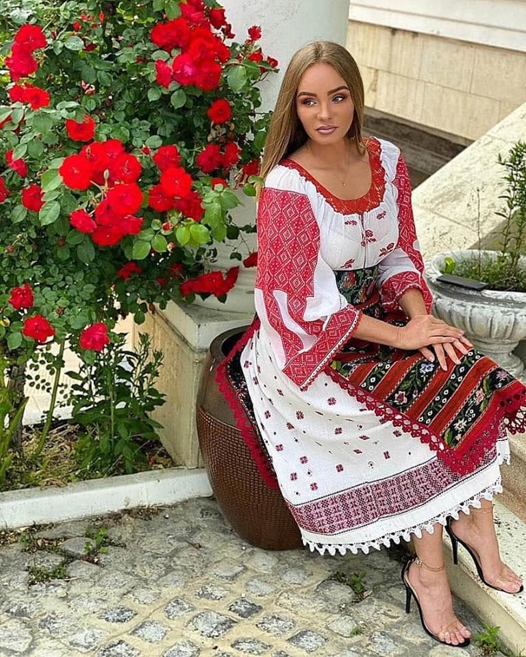 Maria Constantin, relație interzisă?  Cu cine se iubește artista