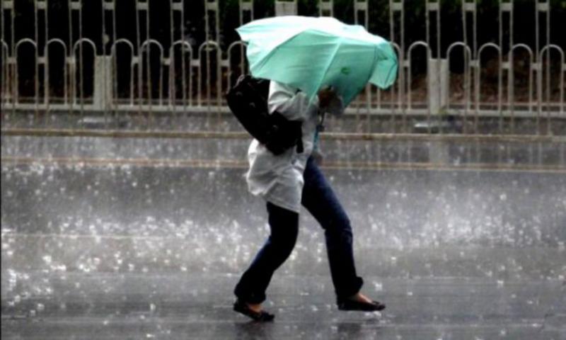 Alertă! Cod galben de ploi torențiale și furtuni extins în România! Unde va ploua și unde va fi căldură sufocantă, în următoarele zile