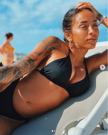 Există frumusețe și fără machiaj? Ruby a renunțat la farduri și li s-a arătat fanilor în toată splendoarea | Foto