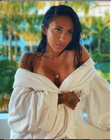 Există frumusețe și fără machiaj? Ruby a renunțat la farduri și li s-a arătat fanilor în toată splendoarea | Foto