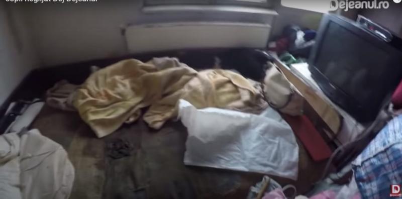 Copilul din Dej, mâncat de viu de viermi, abia se mai putea mișca. Bunica băiețelului: ”Am tăiat hainele de pe el și l-am spălat cât de cât|