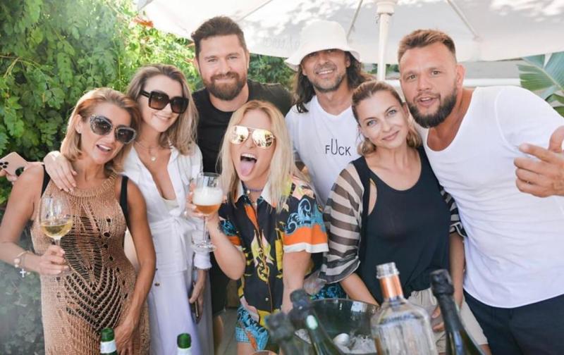 Delia și soțul ei au fugit de Covid în paradisul distracţiei: „Luăm barca și plecăm!” Unde se relaxează | Foto