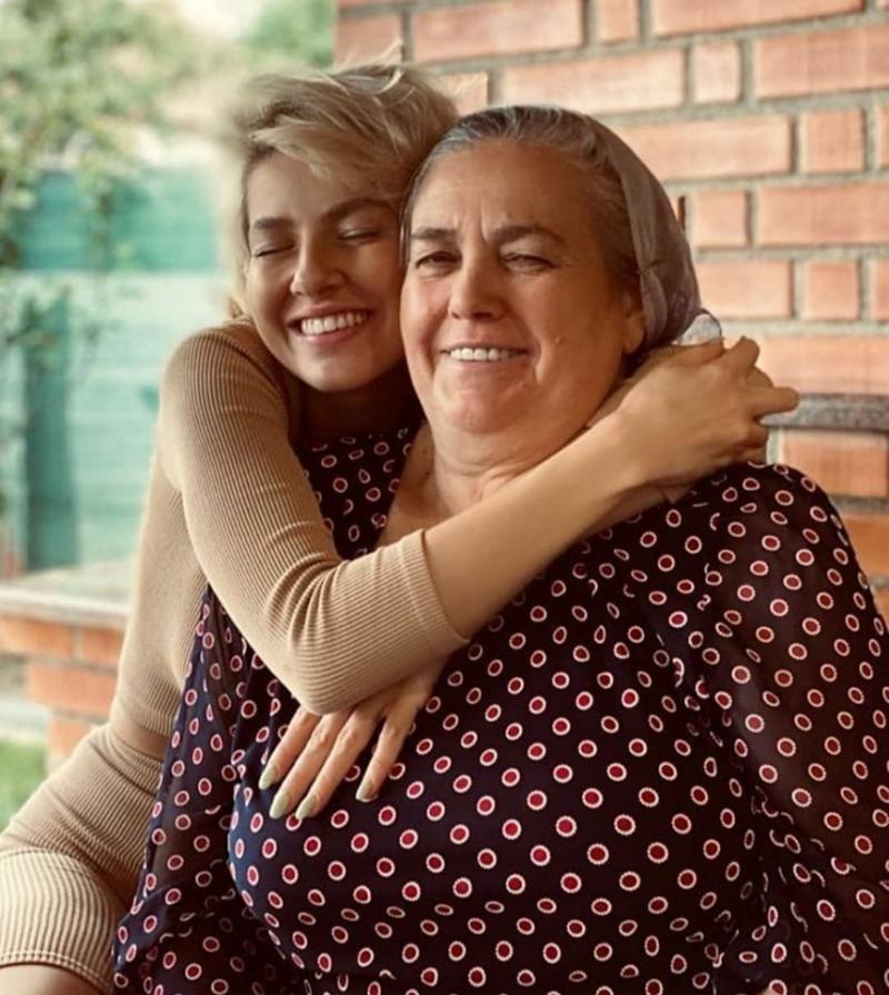 Cum arată mama Lidiei Buble! Femeia care i-a dat viață artistei a născut 11 copii! |Foto