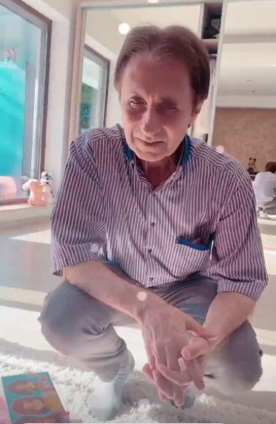 Andreea Bălan a primit o vizită neașteptată. Cel mai important bărbat din viața ei a surprins-o în cel mai plăcut mod. Reacția artistei: "Aoleu, aoleu!"