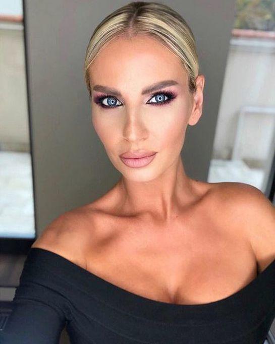 Defectul fizic pe care nimeni nu l-a văzut la Andreea Bănică. Artista a recunoscut tot: "Sunt strâmbe. Urât, urât, urât!"