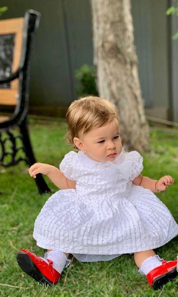 Sandra Stoicescu, aniversare în familie! Fiica prezentatoarei a împlinit un an! Cât de frumoasă este micuța Sara! | Foto