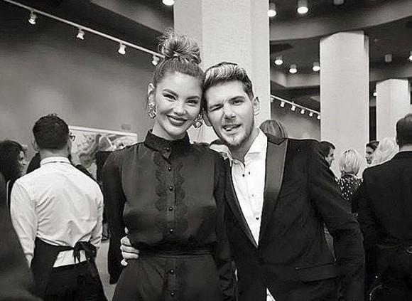 Cuza de la "Noaptea Târziu", cadou inedit pentru iubita lui. Ramona Olaru a avut parte de o petrecere surpriză de ziua ei | VIDEO