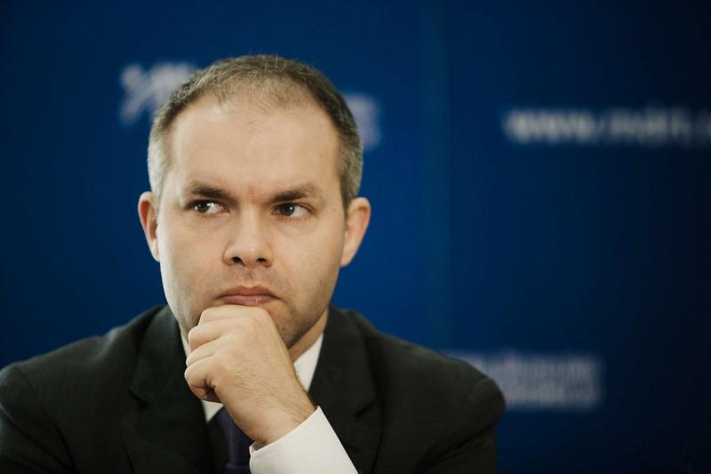 Daniel Funeriu îl pune la zid pe Selly, cel mai cunoscut vlogger din România: “O maimuță încălțată și needucată cu figuri în cap”