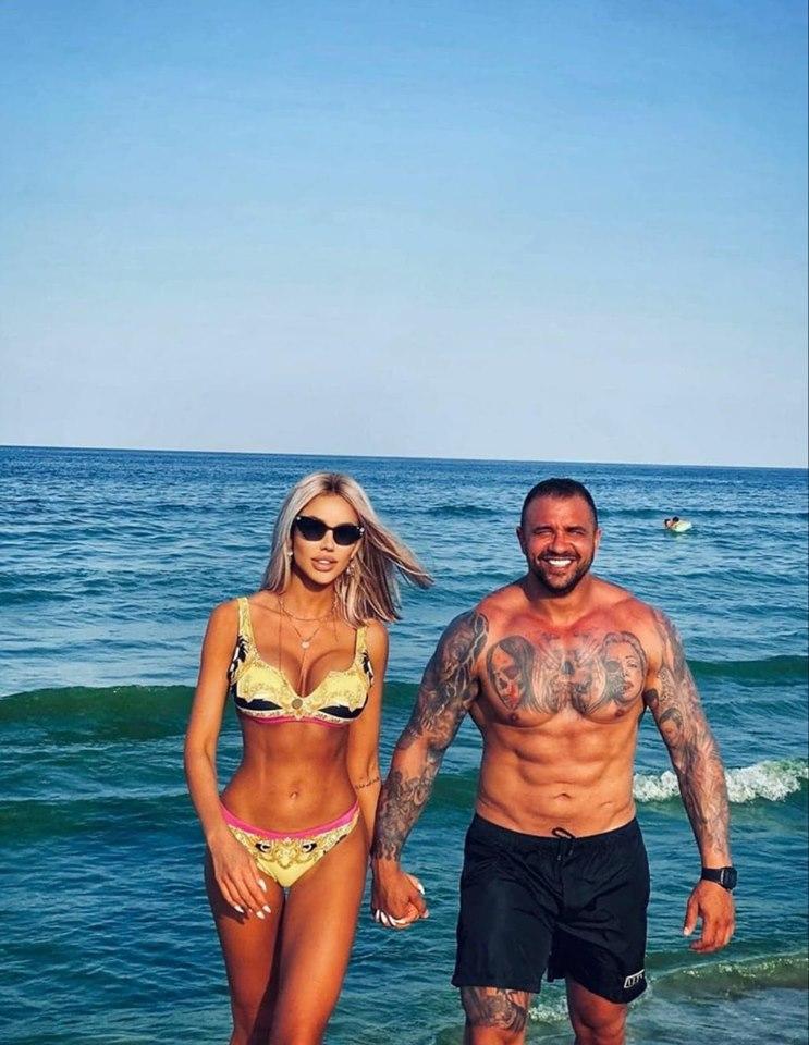 FOTO | Cum s-au afișat Bianca Drăgușanu și Alex Bodi la plajă! Cei doi au atras toate privirile!