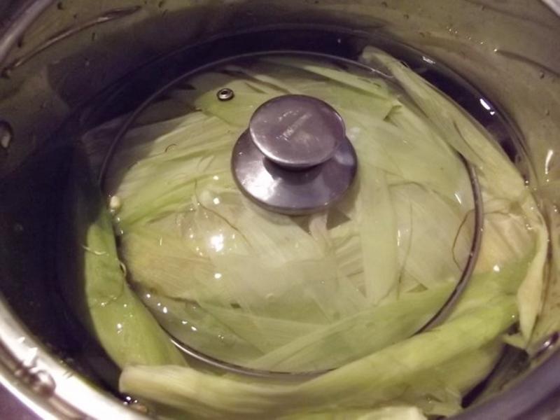 Porumbul fiert: Cum îl alegem, beneficii și mod de preparare