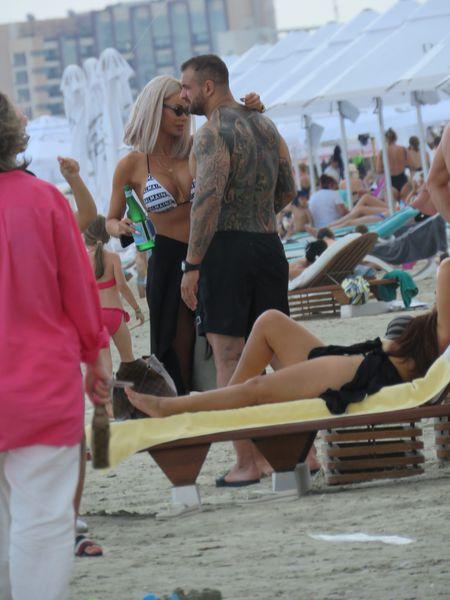 Bianca și Bodi au recuperat pe plajă timpul pierdut în carantină. Cum s-au distrat alături de familia lui Adrian Minune | Foto