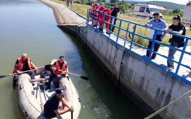 Alertă în Hunedoara! O copilă de șapte ani a dispărut fără urmă. Sora ei a fost găsită de polițiști, în stare de șoc