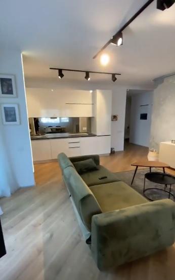 Este oficial! Selly, băiat de Capitală! Cum arată apartamentul de lux pe care l-a închiriat vloggerul! | Foto