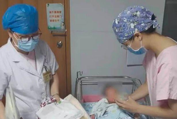 „Mi-a distrus visul de a avea un băiețel” Explicațiile bărbatului care și-a „împachetat” fetița și a aruncat-o într-un tomberon