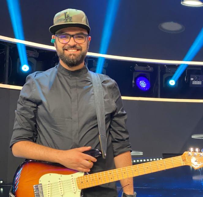 Vara aceasta, Mihai Postolache și The Colours îți aduc cel mai tare show