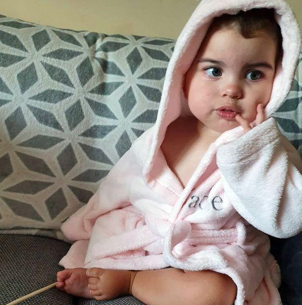 Bebelușa care i-a lăsat muți pe medici: „Mai există alte patru cazuri de fetițe afectate, în istorie!” Nimeni nu știe cum va evolua boala