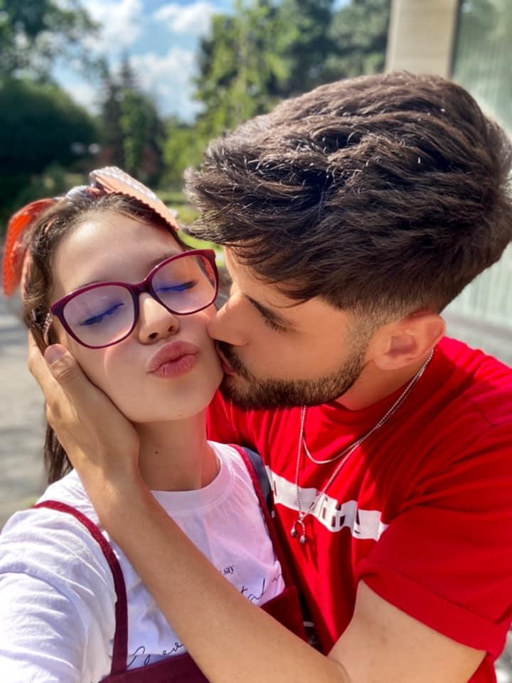 Cleopatra Stratan, ținută în continuare sub supraveghere de tatăl ei. Cântăreața va deveni majoră în octombrie