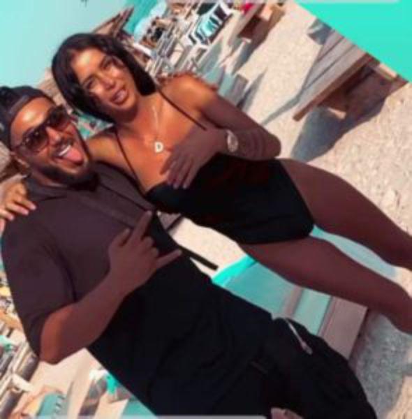 Daniela Crudu iubește din nou? Cu cine a fost surprinsă vedeta la malul mării