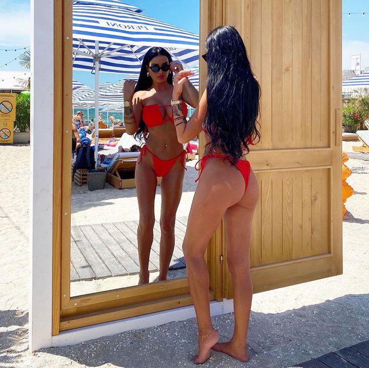 Daniela Crudu iubește din nou? Cu cine a fost surprinsă vedeta la malul mării