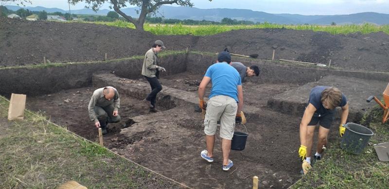 Comoară veche de 6.500 de ani, descoperită în Neamț! Ce au găsit în pământ specialiștii