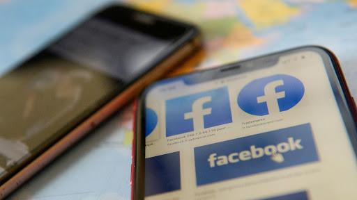 Lovitură grea pentru românii care susțin teoriile conspirației, pe Facebook! Ce vor păți
