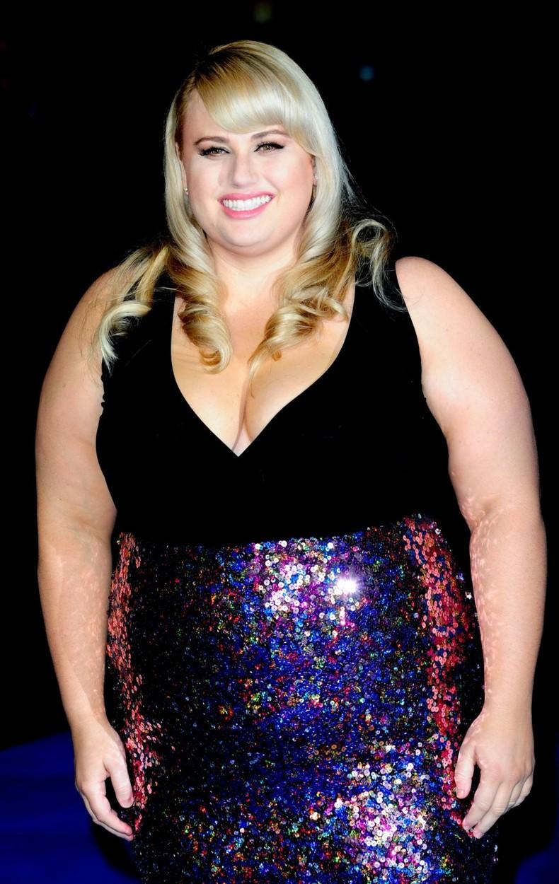 Rebel Wilson, în haine mulate după ce a slăbit 18 kilograme în câteva luni. Care sunt alimentele la care a renunțat