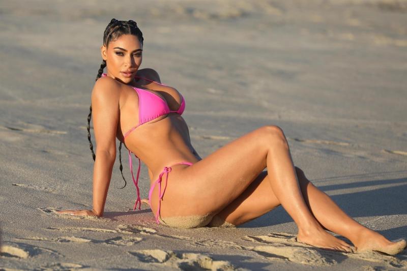 Kim Kardashian, irezistibilă într-un costum de baie minuscul. Cum a apărut pe o plajă din Mexic