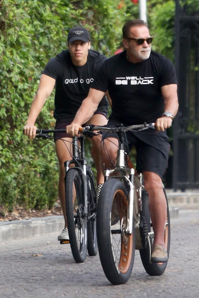 Cum au fost surprinși Arnold Schwarzenegger și fiul lui “din flori”?: La 73 de ani, Terminatorul și-a arătat din nou "armele", pe străzile din L.A.