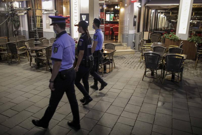 Cum a arătat Centrul Vechi din Capitală, în prima seară în care terasele s-au închis la ora 23. Polițiștii au împânzit zonele de distacție din București