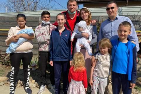 Ce s-a ales de tânărul din Iași care a plecat călare să-şi vadă soţia la maternitate. ”Tăticul călăreț” riscă ani grei de închisoare