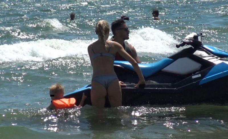 Ce face Ciprian Marica, după ce a fost prins cu amanta la hotel! Cum a apărut fotbalistul la mare