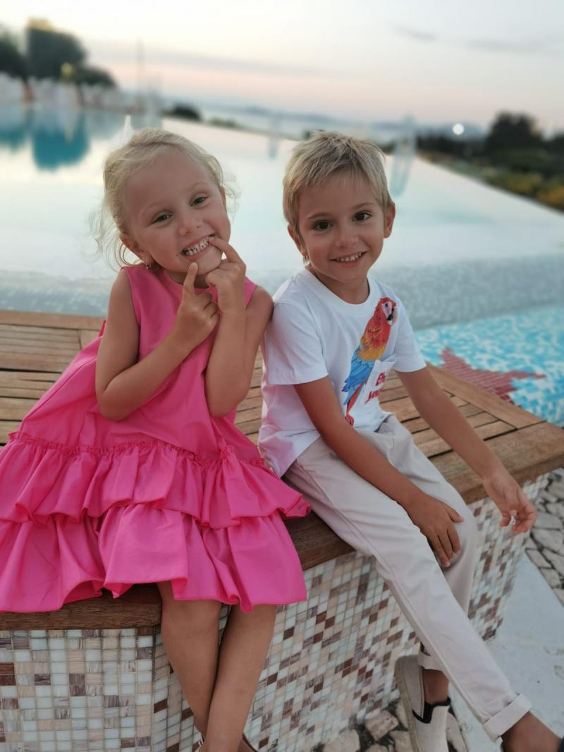 Alina Puşcaş s-a bucurat de trei vacanţe de vis în pauzele de la filmările pentru "Te cunosc de undeva"