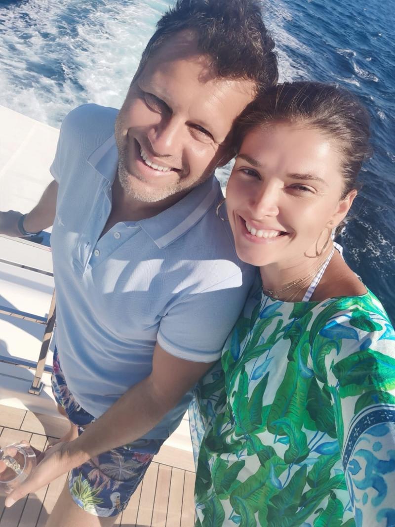 Alina Puşcaş s-a bucurat de trei vacanţe de vis în pauzele de la filmările pentru "Te cunosc de undeva"