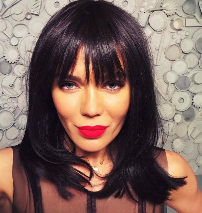 Cum arată Gina Pistol cu părul brunet! Prezentatoarea „Chefi la cuțite” i-a hipnotizat pe fani