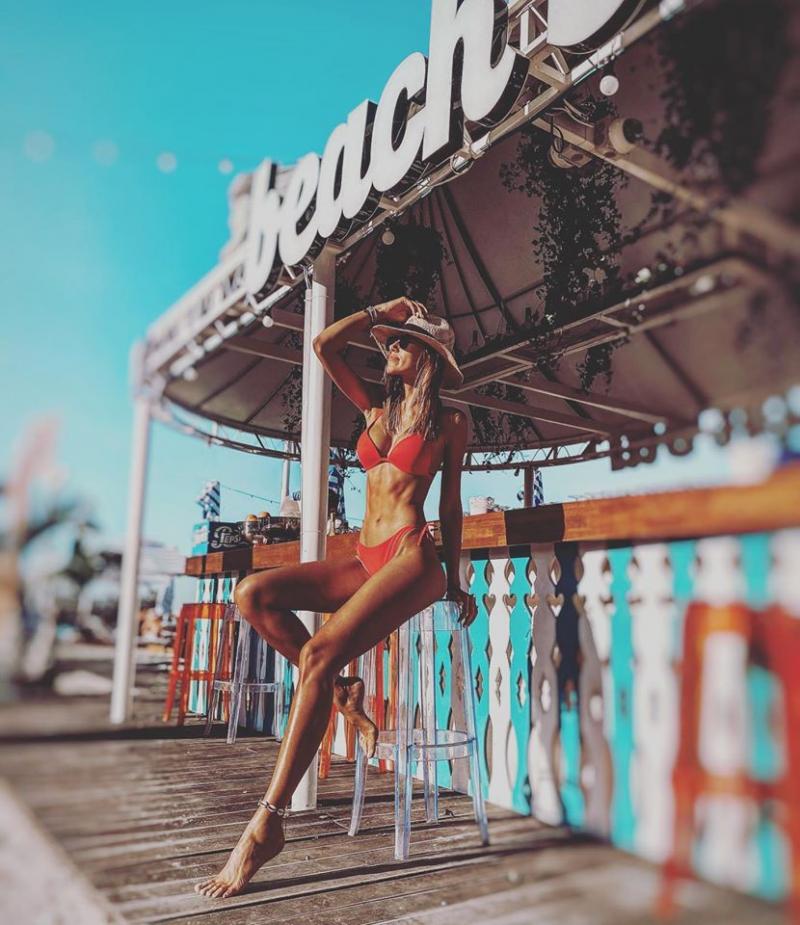 Imagini fierbinți din vacanța Gabrielei Prisăcariu! Unde se relaxează iubita lui Dani Oțil! |FOTO