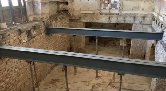 Descoperire uimitoare în interiorul Cazinoului din Constanța. Muncitorii care restaurează clădirea le-au găsit intacte, după 100 de ani